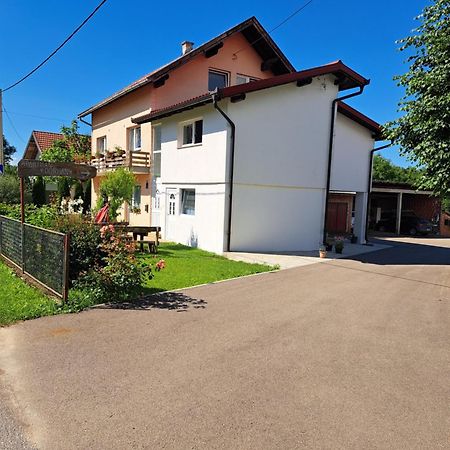 Apartman Dorijan Rakovica Esterno foto