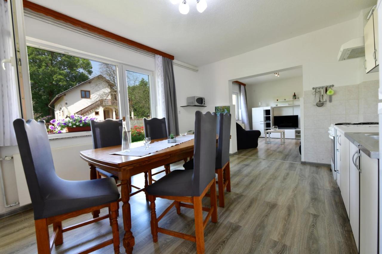 Apartman Dorijan Rakovica Esterno foto