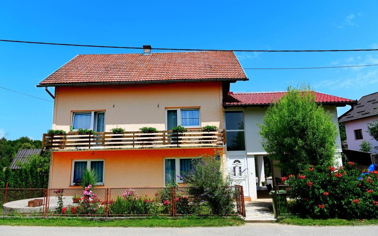 Apartman Dorijan Rakovica Esterno foto